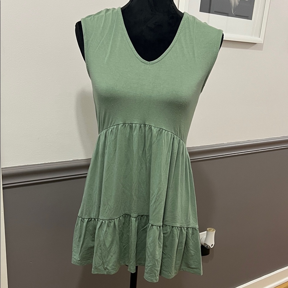Chic Sleeveless Green Tunic Top